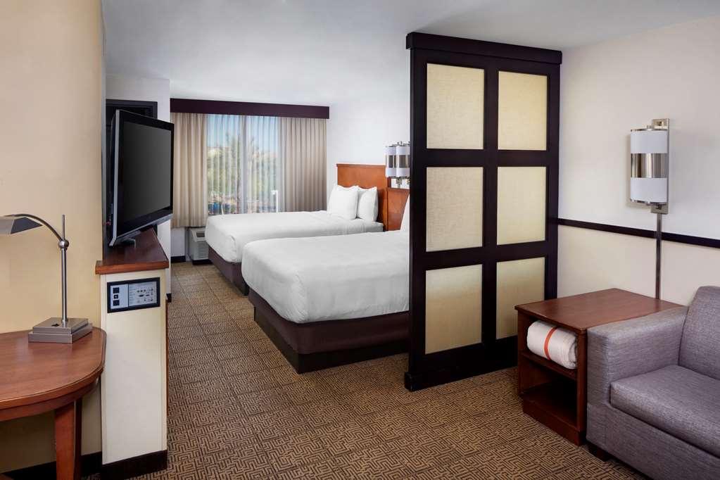 Hyatt Place Phoenix/ Mesa Hotel Room photo